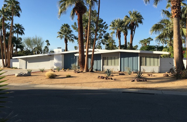 31 Palms: un retiro de mediados de siglo en Palm Springs central