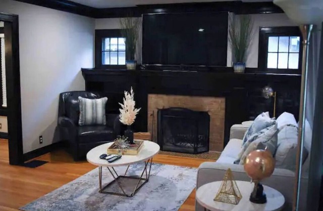 3BD 2BA Prestigious Neighborhood Monthly Rental! Fully Fenced & Garage!