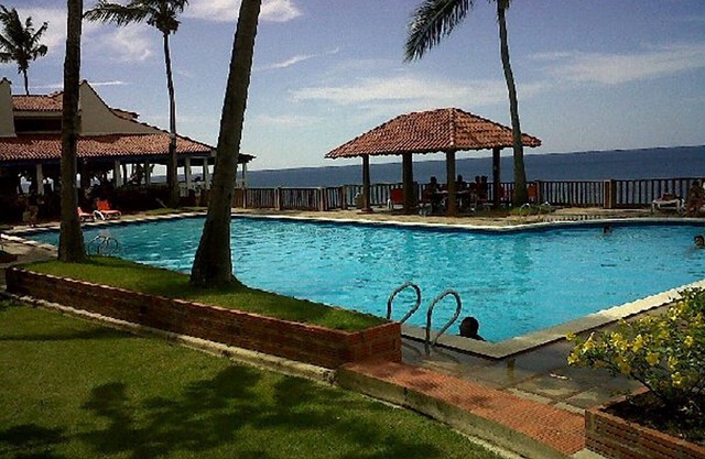 3BD condo with sea views in Los Charamicos, steps from Sosua beach