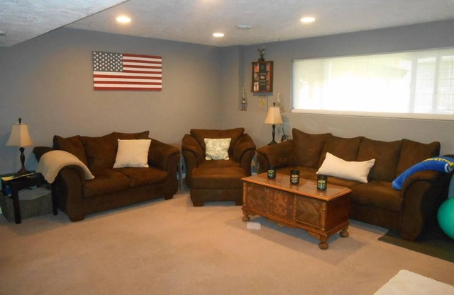 3Bed 2Bath Full Kitchen Family Neighborhood