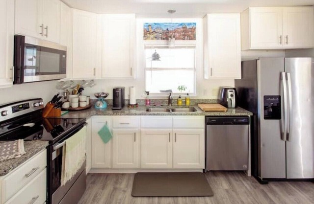 3BR Island Oasis close to Tybee!
