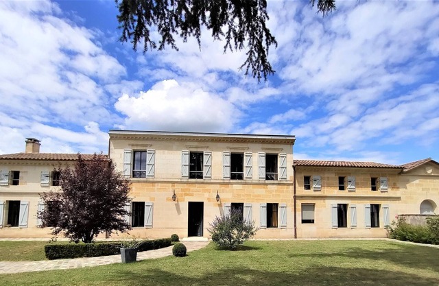 Alojamiento de 4 estrellas: Logis du Cardinal cerca de Saint-Emilion