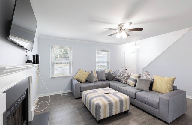 4-Bd Retreat in Winston-Salem