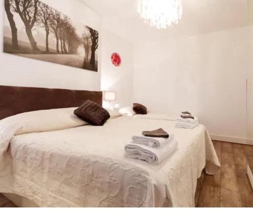 4 Bed Flat - Sleeps 14 - Parking - Game Room -Wifi