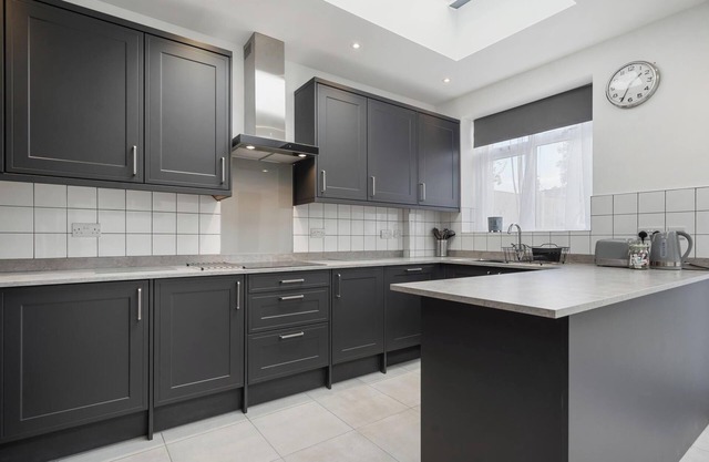 4-Bed House Ideal for Families and Corporate Stays
