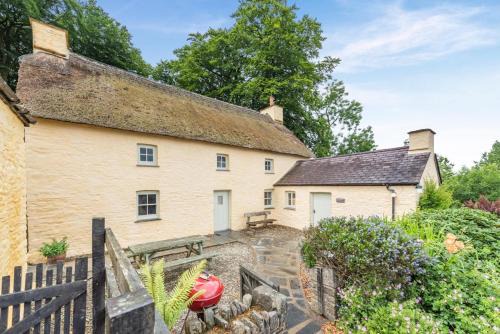 4 Bed in Dihewyd oc-b32349