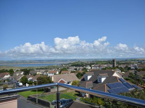 4 Bed in Northam 53701