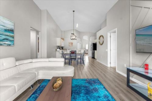 4 Bedroom 2 Bathroom Manors Westridge 411 Ld