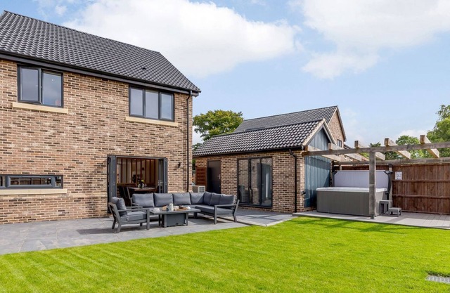 4 bedroom accommodation in Fleggburgh, near Great Yarmouth