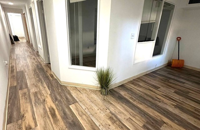 4-bedroom apartment in delightful Bridgeport with AC