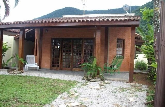 Casa de 4 dormitorios (2 suites) en Lázaro en Ubatuba a 5 minutos de la playa