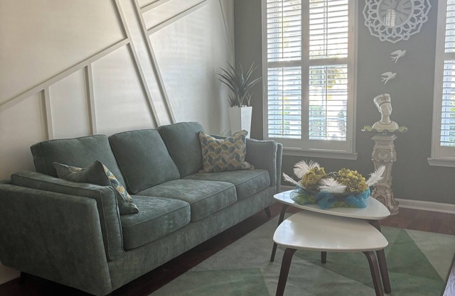 4-bedroom house in charming Union City near airport