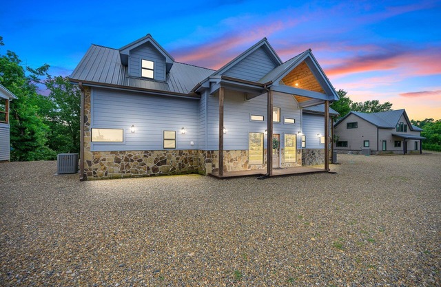 4 Bedrooms | 12 Guest | 3.5 Baths
