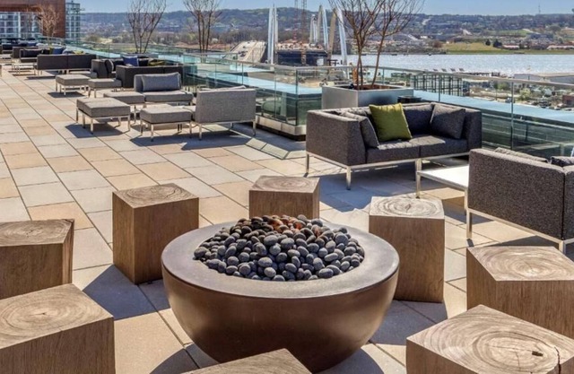 4 Comfortable Units, Restaurant/Bar, Rooftop Lounge, Minutes to Nationals Park