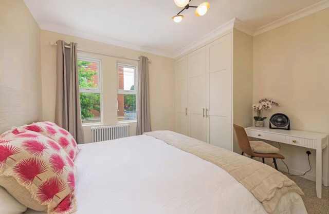 New 2Bed - 20min to London - Free Parking - PetsOk