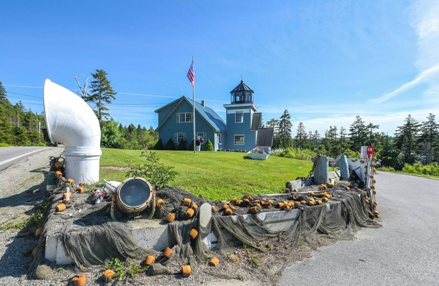 4 Mi to Acadia Trails: Coastal Maine Home w/ Deck