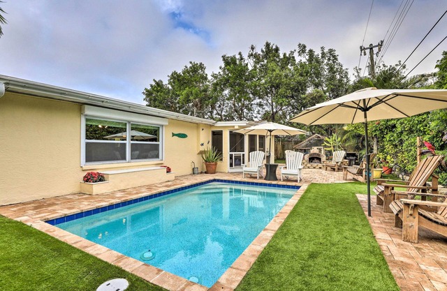 4 Mi to Dtwn: Home w/ Pool & BBQ in Bradenton