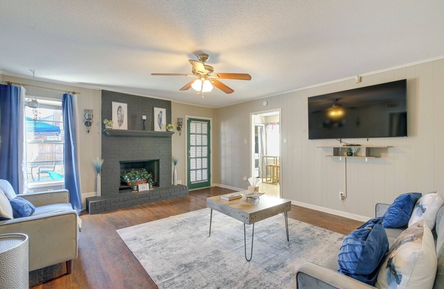 4 Mi to Shelby Farms Park: Memphis Home w/ Patio!