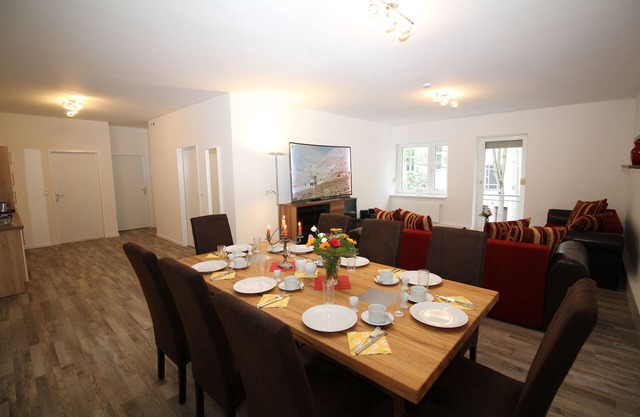 4 habitaciones, hasta 13 personas, muebles de lujo, "Freesia"