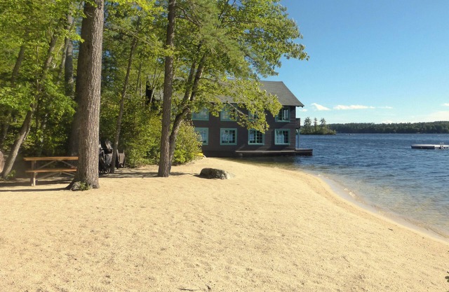 Finca de lujo frente al lago con playas privadas: ideal para Reunions, Corp. Retiros