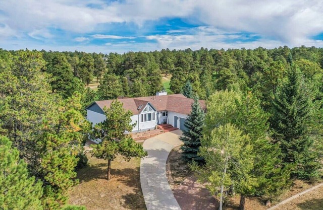 4BD Woodland Lodge Lg Deck, Backyard, & Pool Table