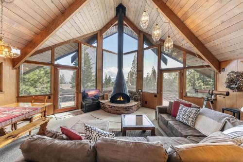 4BR Tahoe Retreat in Prime Location
