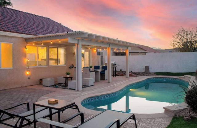 Chic & Modern 3 BR Vegas Resort Pool House