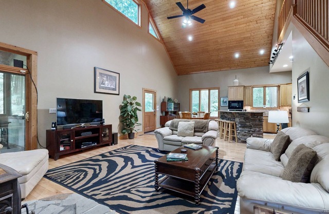 5-Acre Hideaway | Screened Porch | Tall Ceilings, Office Loft | Wildlife
