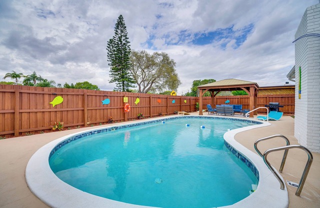 5 Mi to Beaches: Melbourne Duplex w/ Pool!