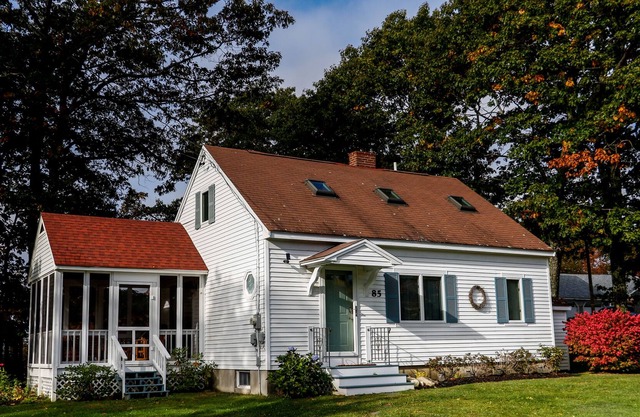 5 minutes to the beach; screened porch and large yard