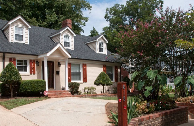 A 5 minutos de la zona residencial de Charlotte: una gran estadía para vacaciones, reuniones y eventos en la ciudad