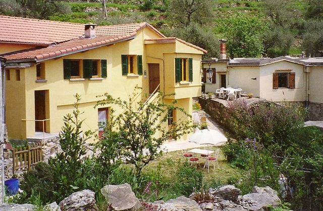 Villa 5 p. with terrace, panoramic view and olive grove