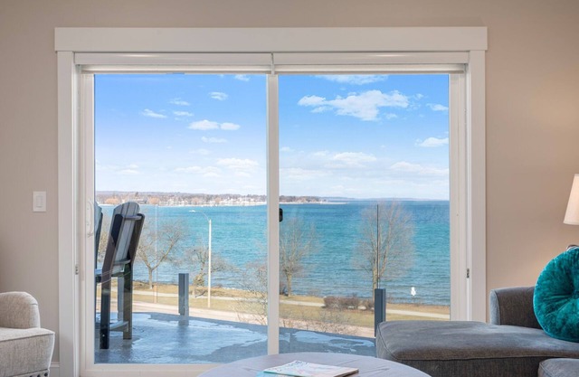 539 Bay St. Lake View Condo Unit 202W
