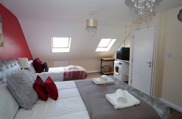 59B Comfortable Home Sleeps 8