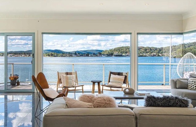 5BDRM Panoramic Waterfront Jetty and Pool