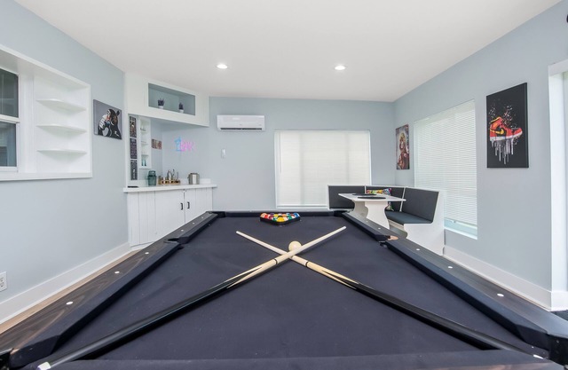 Oasis de 5 Habitaciones en Palm Beach: Sala de Juegos + Café Gratis