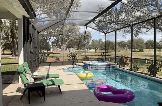 Exclusivo 4 habitaciones 3 baño completo Home en campo de golf-piscina / spa-Great Neighborhood