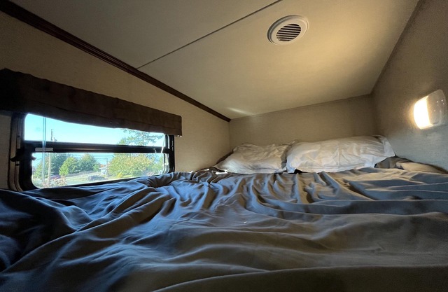 5th Wheel Glamping by the Ocean