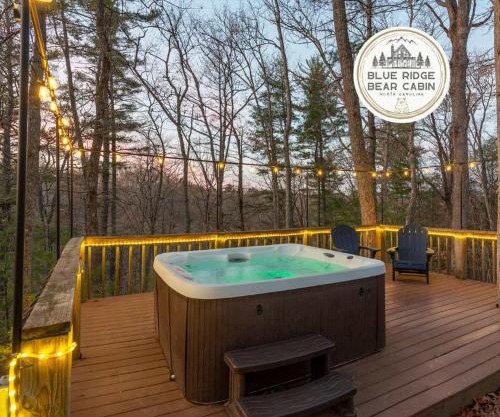 6-Bed Family Retreat Hot Tub Game Room Playground