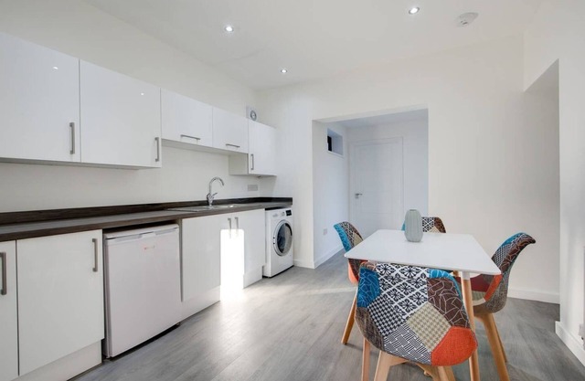 6 BEDROOM HMO SHARED HOUSE SUITABLE FOR CONTRACTORS / COMPANY LET