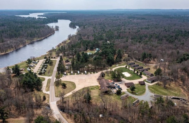 A short walk outside your cabin you can enjoy a great meal and at the Riviera Pub and Grill