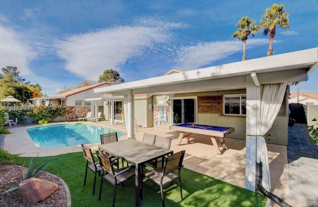 6BR Paradise w/ Pool, Pool table | Lux Retreat