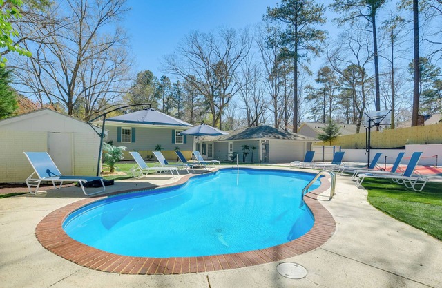 7 Mi to Dtwn Durham: Home w/ Hot Tub & Game Room!