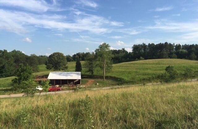 ¡75 acres de paraíso pastoral a solo 3 millas del Centro Ecuestre Tryon!