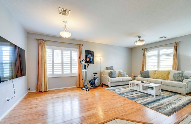 8 Mi to Sports Complex: Peoria Home w/ Hot Tub!