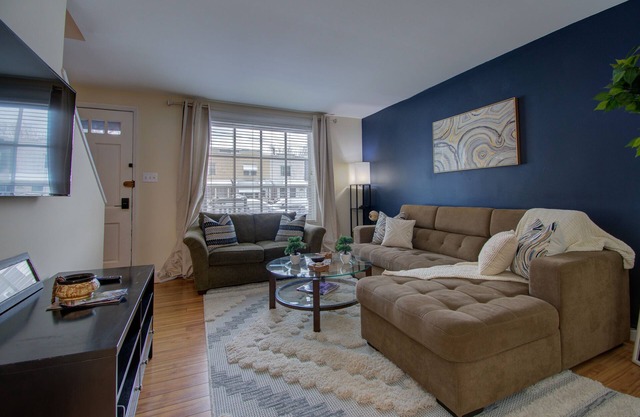❃ Cama King ❃ Retiro en Old Town ❃ A 10 min a pie de la estación Braddock ❃
