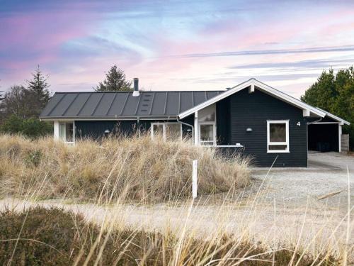 8 person holiday home in Ålbæk