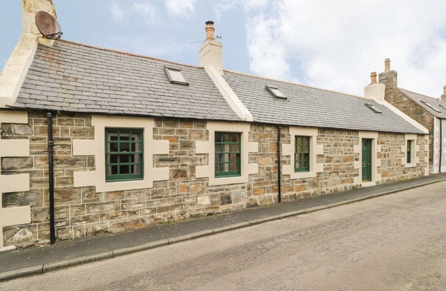 83 Seatown, CULLEN