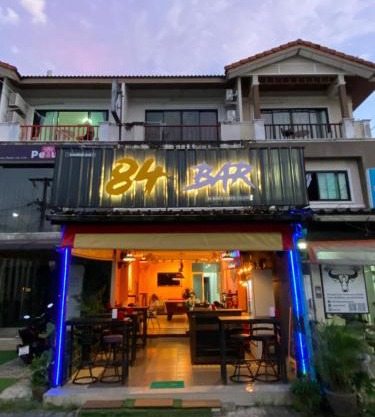 84 Bar & Guest House