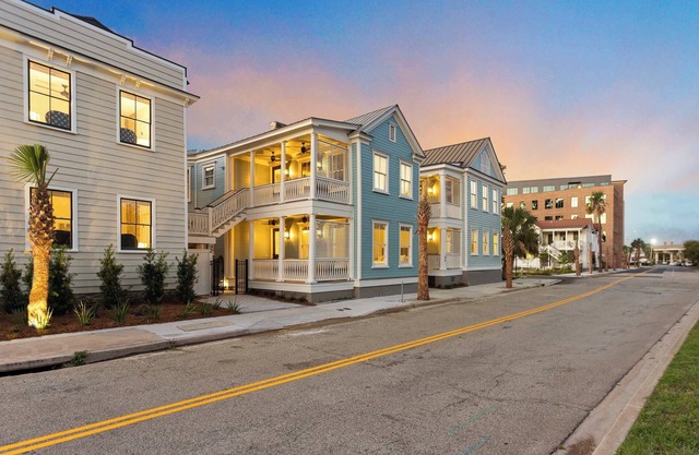 8BR Downtown Luxury Escape Near King